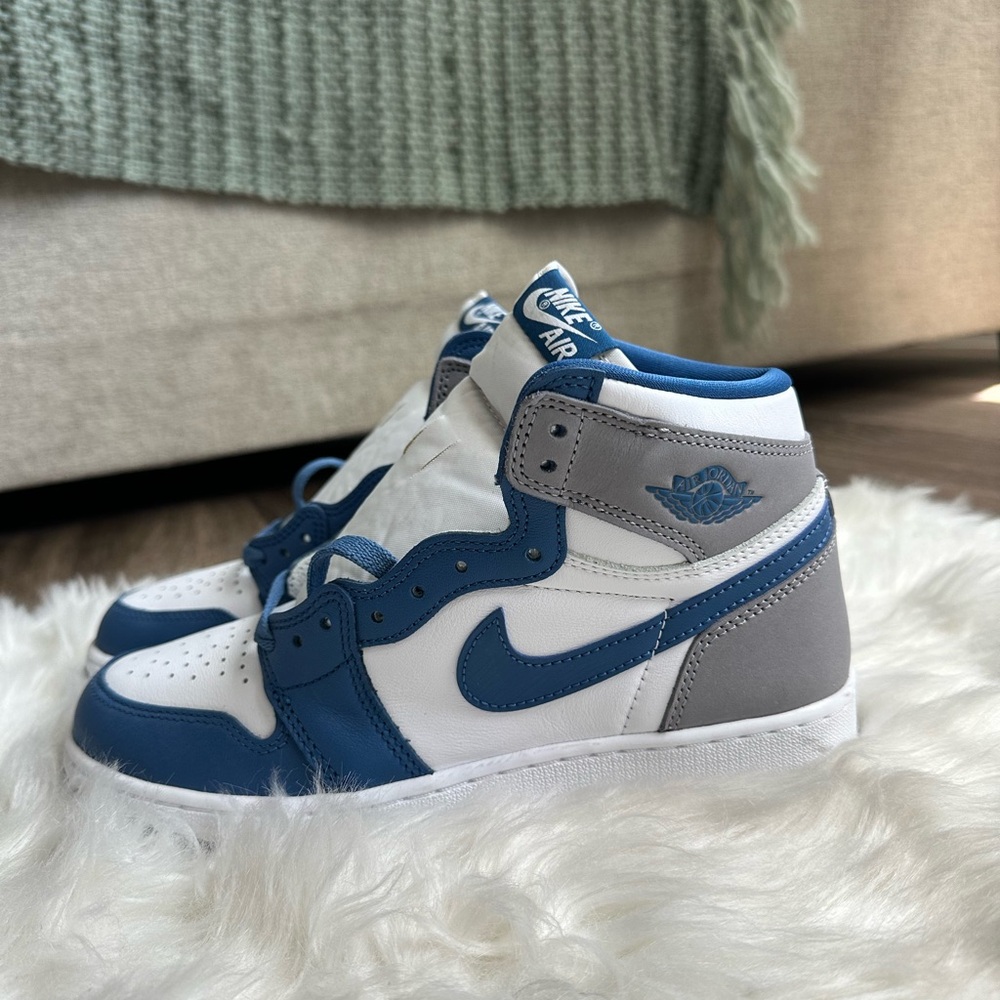NEVER WORN youth Nike air 1 Jordan’s